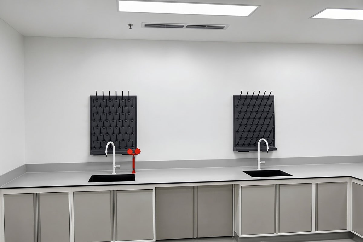 Pegboard Rak Pengering Alat Gelas Laboratorium Seri PB-01 – Brand i-blush® LabPro - Foto 2